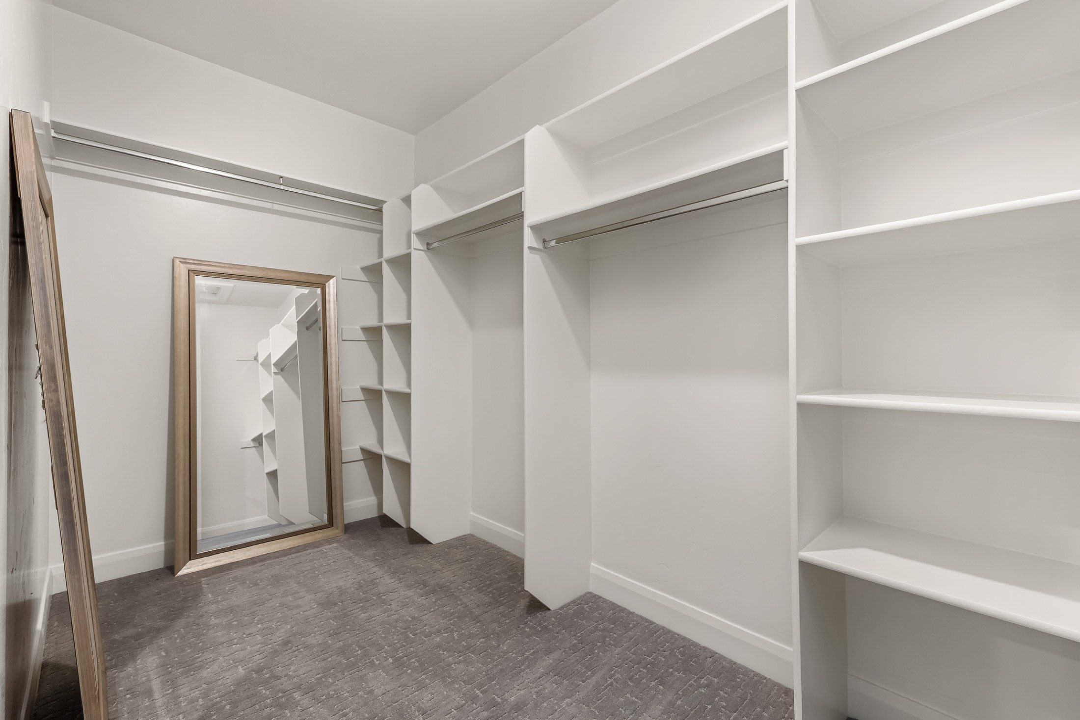 Custom closet built-ins