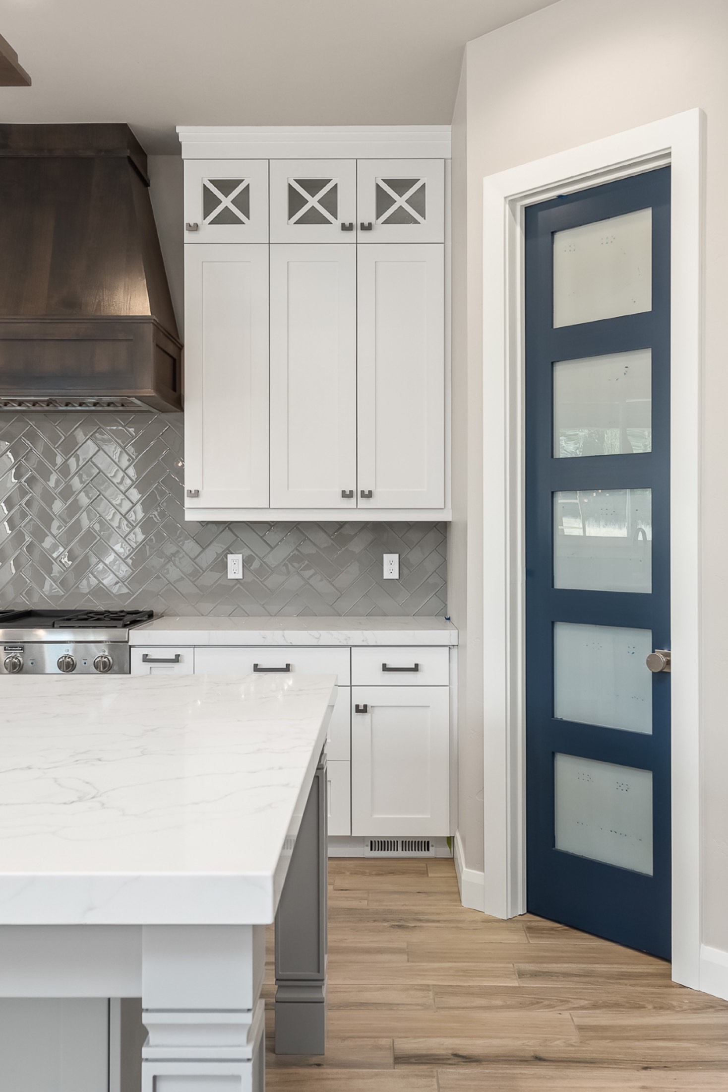Kitchen toward the pantry door
